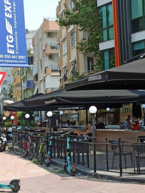 NEXT TO CAFES, BEACH AND ALL AMENITIES